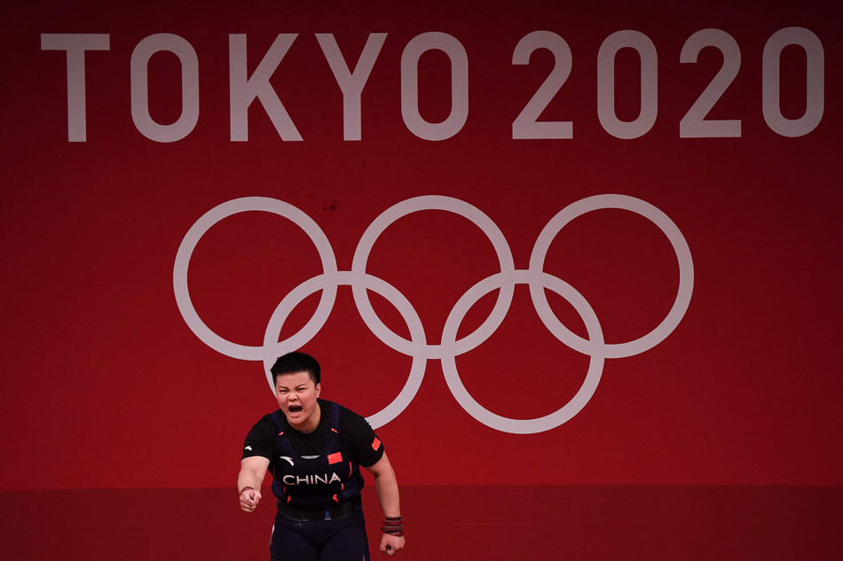 中国举重队成功拿下东京奥运会举重女子87